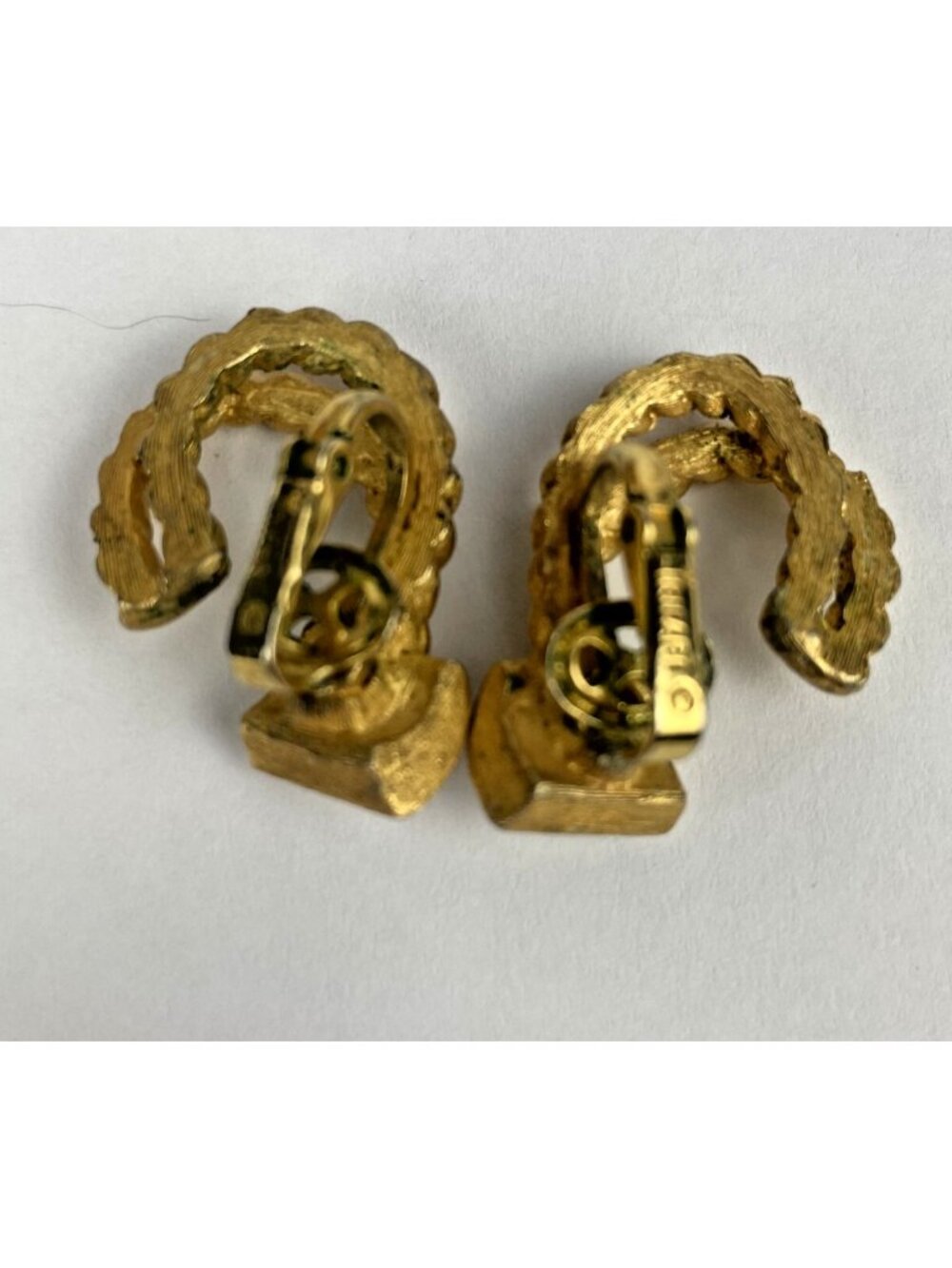 VTG Crown Trifari Twisted Rope Clip Earrings โ Rhinestone Wrap Hoops Signed - Picture 2 of 2